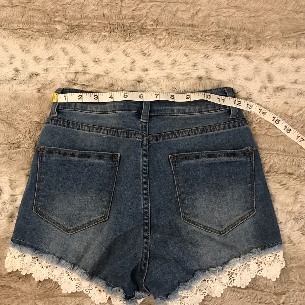 : : NEW 90s Inspired Very Cute Lace Trim Cut Off Shorts : : - Picture 2 of 8